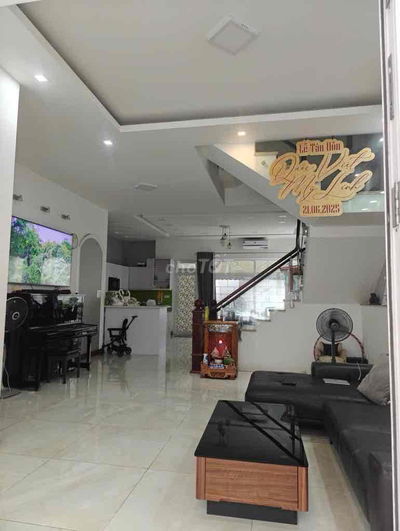 Nhà ngang lớn gần 5m Quận 10 • Gần ĐH Kinh Tế HCM • nở hậu • hơn 9 tỷ!