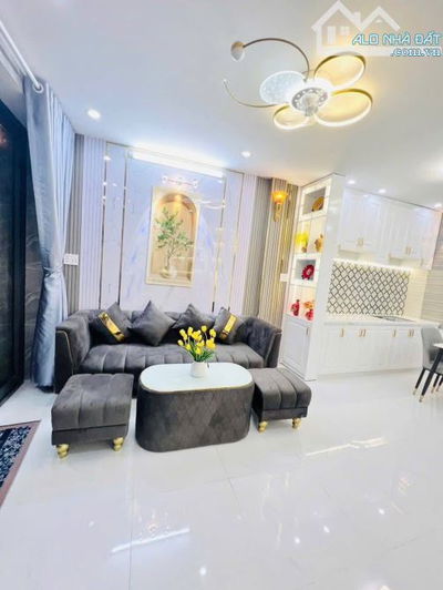 Bán căn nhà ngay Phan Văn Trị, Gò Vấp. Giá 2 tỷ 512tr, sổ hồng riêng