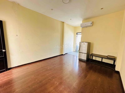 ☘️ANH CHÍNH CHỦ CHO THUÊ PHÒNG , NGAY SÂN BAY TSN