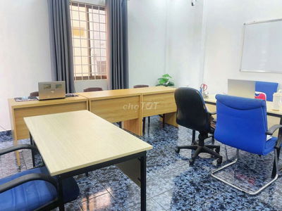 Cho thuê văn phòng, hẻm ô tô, có máy lạnh, bàn học tiện nghi.