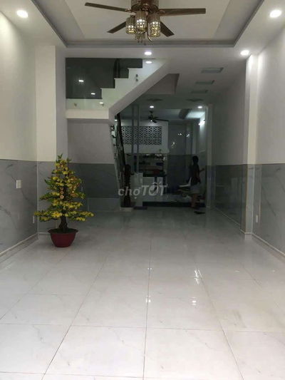 Cho thuê nhà phố Hương Sen ngay mặt tiền đường Lê Trọng Tấn 15tr/tháng