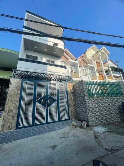 Nhà đẹp 3 tầng, 72m2 - 4.5x16 - hẻm xe tải, sát Aeonmall