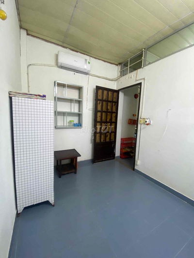 Phòng trọ nữ Cách Mạng Tháng 8, Quận 10 - hẻm có camera an ninh