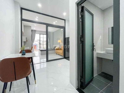 Cho thuê căn hộ 1 phòng ngủ ban công new ngay Tân Sơn Nhì - Tân Phú