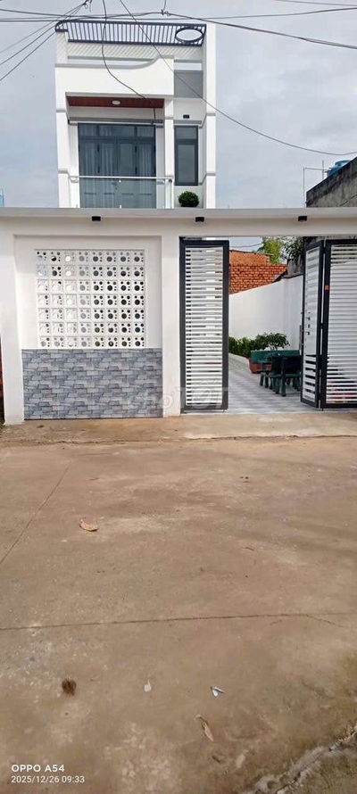 CẦN BÁN CĂN NHÀ MỚI XÂY TẠI MỸ HẠNH DT 140 M2