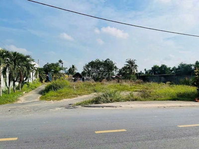 CHÚ7 CẦN BÁN LÔ GỐC 2 MẶT TIỀN 300m2 Ở GẦN CHỢ TÂN PHÚ TRUNG,SHR,420TR