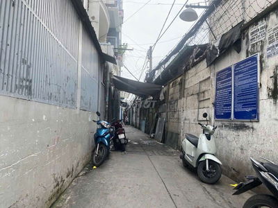 Nhà căn góc thoáng mát 2PN - Nguyễn Tất Thành Q4 - Sổ hồng riêng.