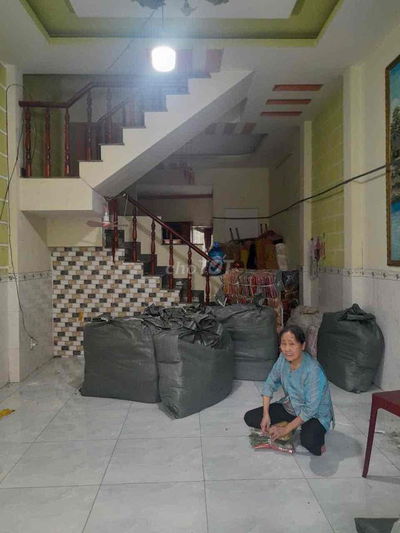 cho thuê nhà hẻm thông ngay chợ ấp 1 lê thị ngay lầu suốt đẹp sạch sẽ