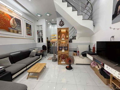 Bán Nhà Bến Vân Đồn Quận 4 - 32m2 - Bề Ngang 4m - 3 Tỷ Nhỉnh