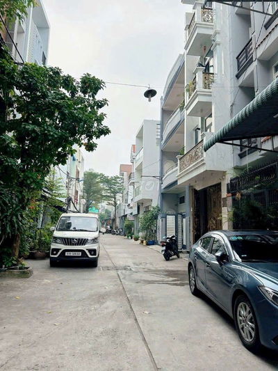 Cho Thuê Nhà Hẻm xe Tải Ông Ích Khiêm 4x13m 3 Lầu mới 5pn 6wc giá:22tr