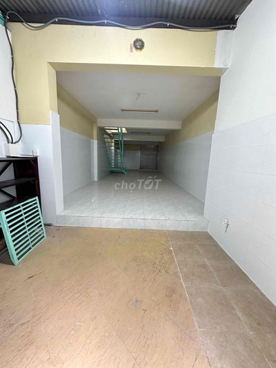 cho thuê nhà hxt ni sư p10 tân bình. DT: 4m x 15m trêt lầu. 2p 2wc