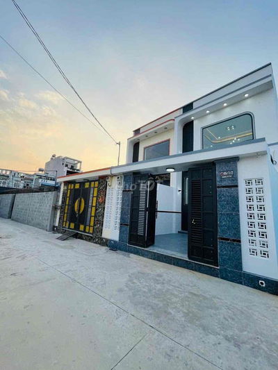 Nhà SHR Ngay Ấp 4 Xã XTT , Sau Lưng Uy Ban Xã XTT