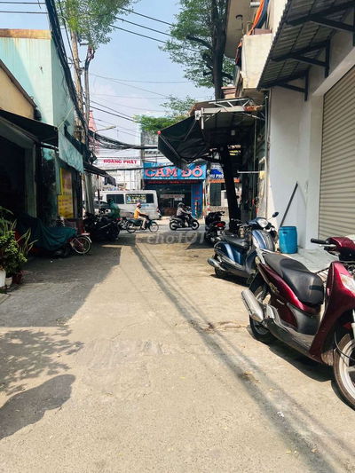 Nhà hẻm xe tải thông sát mặt tiền Phan Huy Ích hh 1%