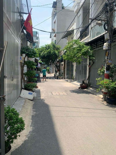 cho thuê nhà hẻm xe tải thông 220 nguyễn văn khối, 417 lê văn thọ.