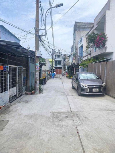 bán nhà ngay ngã tư nguyễn cứu phú và trần đại nghĩa