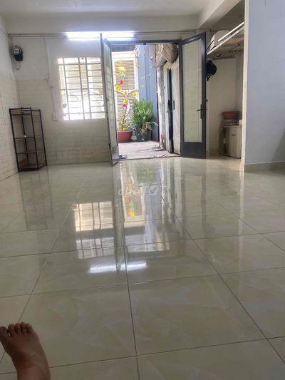 Cho thuê phòng trọ chính chủ 30m2 giá rẻ ngay vòng xoay Lê Đại Hành