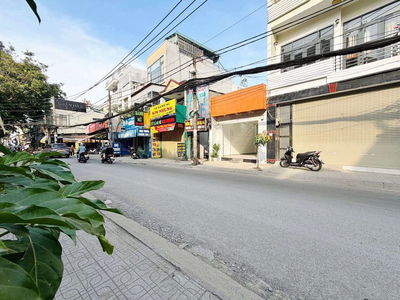 Hh 1/2 tháng nhờ ace dẫn dùm nhà mặt tiền 138 đường số 8 p11