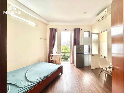 Cho thuê phòng ban công lớn ngay Lê Văn Sỹ Q3 chợ Nguyễn Văn Trỗi