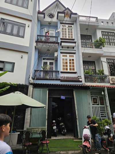 Cho thuê nhà mới 3 lầu 3pn 3wc hẻm oto 4x14m giá 12 triệu