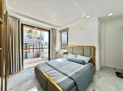 STUDIO BAN CÔNG LUXURY FULL NỘI THẤT GẦN SÂN BAY TSN