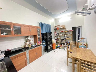 CHỦ CẦN BÁN GẤP NHÀ 2 TẦNG LÔ GÓC 2 MẶT TIỀN. Hẻm xe hơi,  DT 69 m2.