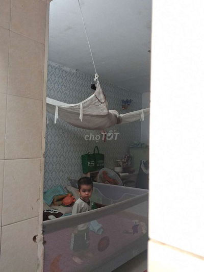 Cho thuê căn hộ tập thể 30m2 ,điện nước giá nhà nước ,gần chợ ...