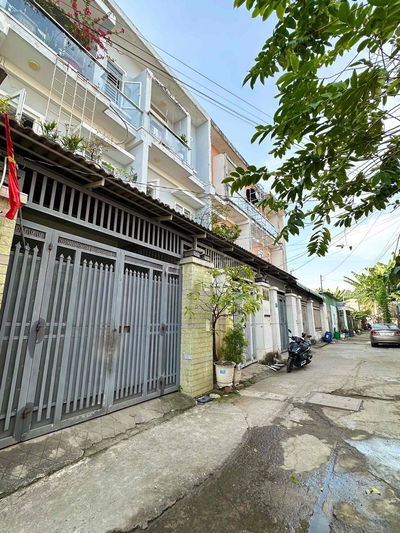 NHÀ 3 TẦNG ĐÌNH PHONG PHÚ, OTO ĐỖ CỬA, 93.7m2, 3PN MT 4m CHỈ 7 TỶ