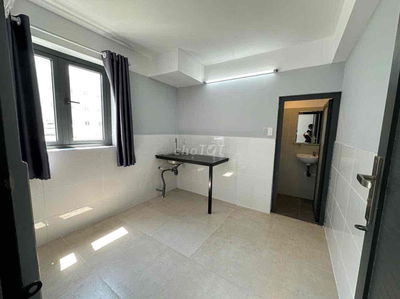 Studio cửa sổ trời sát IUH Nguyễn Văn Dung