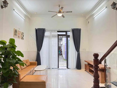 bán nhà 2 tầng bằng giá đất