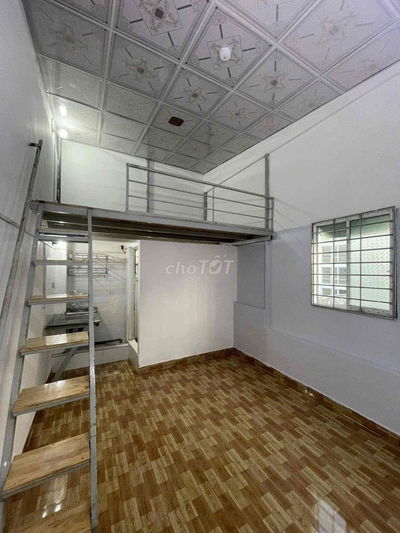 PHÒNG TRỌ CÓ GÁC LỮNG RỘNG GIÁ CHO SINH VIÊN NGAY CỘNG HOÀ