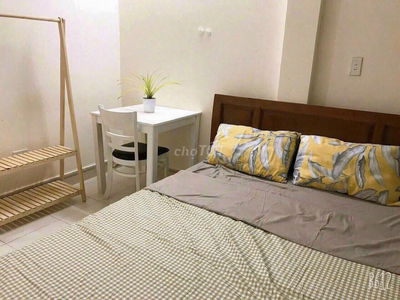 phòng 20m2 đủ Nội THẤT trần HƯNG ĐẠO. hẻm XE TĂNG