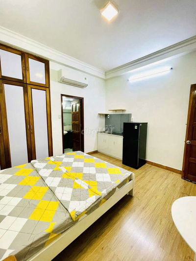 Phòng full nội thất có cửa sổ, máy giặt, có cho thuê ngắn hạn