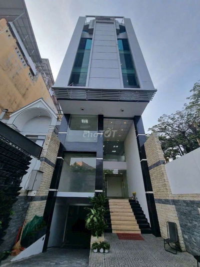 Cho thuê tòa 2 mặt tiền Trường sơn,  bắc hải .dt. 7x40m 1 hầm 5 lầu st