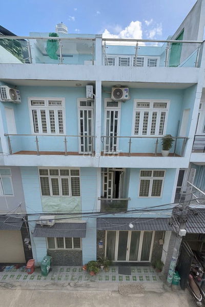 CHÍNH CHỦ CẦN BÁN GẤP NHÀ ĐẸP ngang 8m –khu VIP Bình Thành hẻm xe hơi