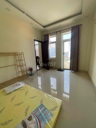 Cho thuê đường Lê Lợi. 20m2. có nội thất. ban cong 2 mặt. Chỉ 3 triệu