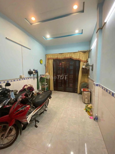 nhà thuê mặt tiền quận 4 giá rẻ kinh doanh thuận lợi