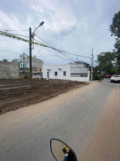 BÁN ĐẤT LÔ GÓC 2 MẶT TIỀN LÔ 2, 8 Tỷ