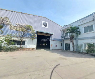 Cho thuê xưởng khuôn viên 3000m2.Pccc tự động.Giá 140 tr.Tân Uyên,BD