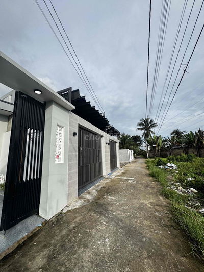 Nhà mới thổ cư đầy đủ