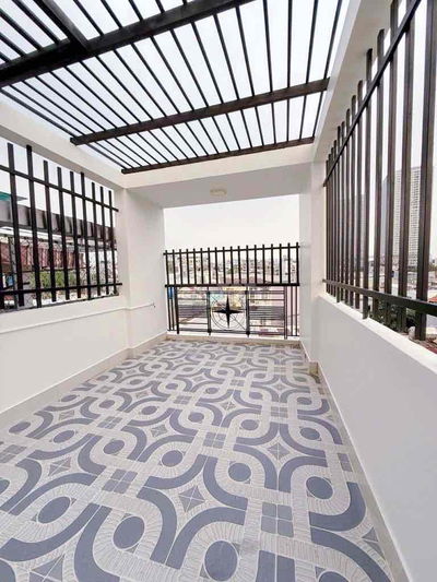 NHÀ MỚI 3 LẦU SÂN THƯỢNG - DT120M2 - SÁT HXH - 4PN - 5TỶ NHỈNH