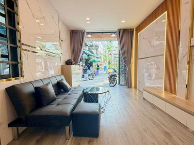 Nhà Đẹp, Tiện Kinh Doanh, Ngay Khu City Land, Giá Tốt