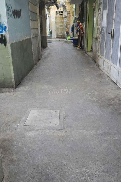 BÁN NHÀ 3TẦNG SÁT QUẬN4 HẺM793 TRẦNXUÂNSOẠN,3PHÚT RA LOTTE GI.Á 3TY