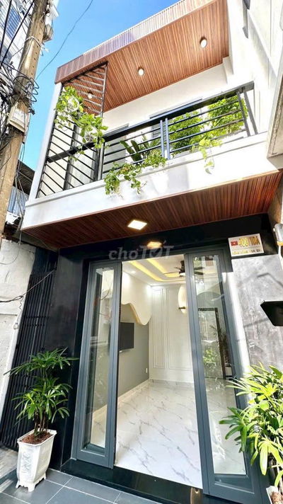 Nhà gần Chợ Bình Chánh 2ty2 3 lầu