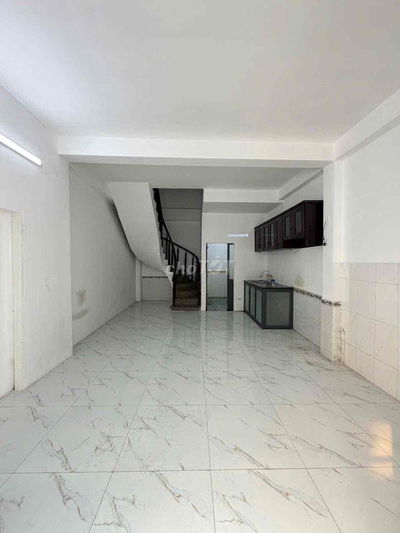 nha hem xe hơi 1942 huynh tan phat gia 6.5 trieu