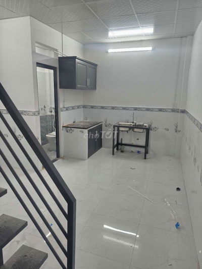 Cho thuê nhà nguyên căn hẻm 1135 nhà mới full nội thất