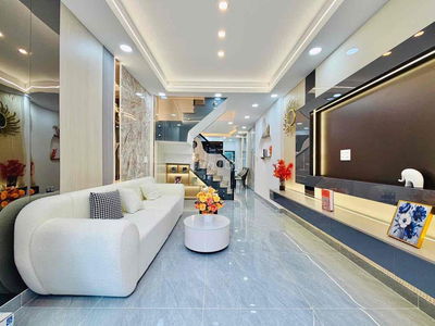 Chính chủ bán nhà 4 tầng, ngay Coopmart Quang Trung