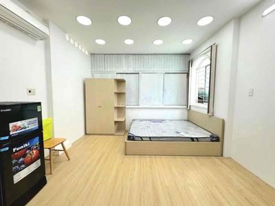 Cho thuê phòng CỬA SỔ LỚN ngay Thủ Khoa Huân Q1 gần PHỐ ĐI BỘ ( 30m2 )