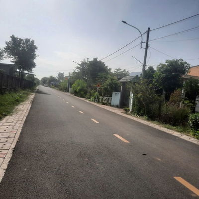 Hạ giá bán gấp lô đất thổ cư xã Châu pha,đường nhựa,,đối diện UBND xã