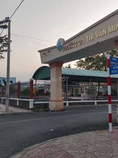 Đất mặt tiền đường Nguyễn Duy Linh xa long hoa txgc tg nay là p gocong