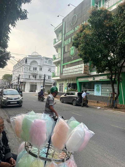 cần bán căn nhà 1 trệt 2 lầu sau có 5 phòng trọ kdc vietsing dt 150m2